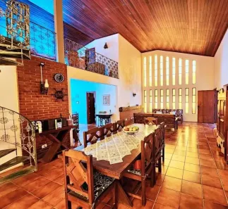 Sobrado com 3 Quartos à venda, 242m² no Jardim Virgínia, Guarujá