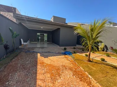 Casa com 3 Quartos à venda, 164m² no Novo Mundo, Uberlândia
