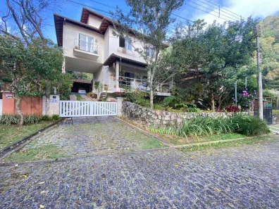 Casa de Condomínio com 3 Quartos à venda, 235m² no Cônego, Nova Friburgo