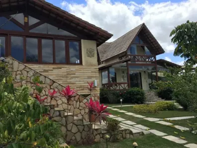 Casa com 4 Quartos para venda ou aluguel, 324m² no Alpes Suiços, Gravatá