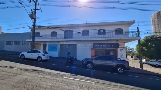Apartamento com 4 Quartos para alugar, 150m² no Vila Emília, Maringá