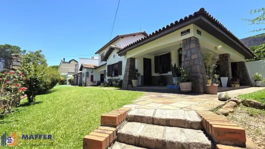 Casa com 4 Quartos à venda, 277m² no Vila Assunção, Porto Alegre