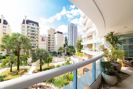 Apartamento com 3 Quartos para alugar, 234m² no Ahú, Curitiba