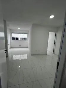 Apartamento com 2 Quartos para alugar, 42m² no Lagoa Redonda, Fortaleza