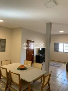 Casa com 3 Quartos à venda, 166m² no Osvaldo Rezende, Uberlândia
