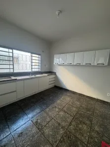 Casa com 3 Quartos para alugar, 130m² no Boa Vista, Anápolis