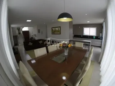Sobrado com 3 Quartos à venda, 300m² no Fazenda Rodeio, Mogi das Cruzes