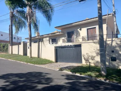 Sobrado com 4 Quartos à venda, 334m² no Jardim das Paineiras, Campinas