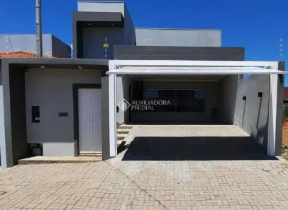 Casa com 2 Quartos para alugar, 154m² no Igara, Canoas