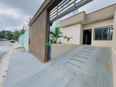 Casa com 3 Quartos à venda, 200m² no Tarumã, Manaus