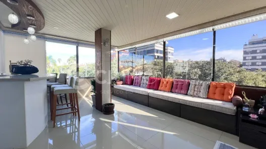 Apartamento com 3 Quartos para alugar, 218m² no Jardim Lindóia, Porto Alegre