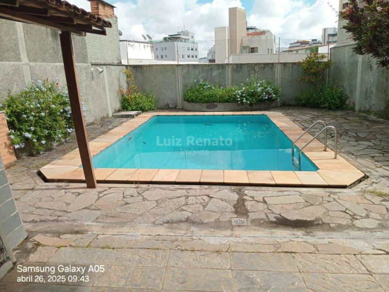 Casa com 4 quartos — Cidade Nova, Belo Horizonte