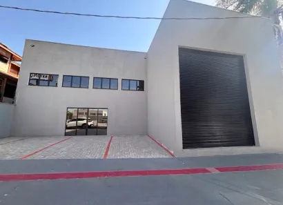 Galpão/Depósito/Armazém para alugar, 203m² no Zona 06, Maringá