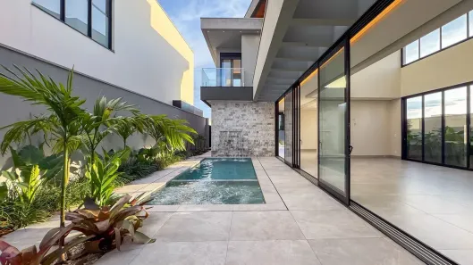Sobrado com 3 Quartos à venda, 362m² no Morada da Colina, Uberlândia