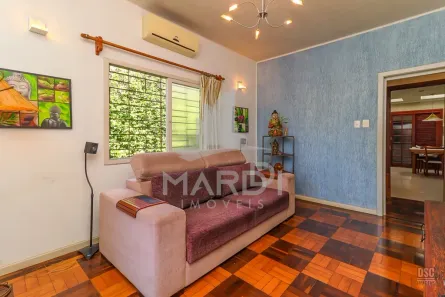 Casa com 3 Quartos à venda, 170m² no Passo da Areia, Porto Alegre