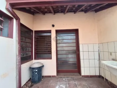 Casa com 3 Quartos para alugar, 140m² no Jardim Irajá, Ribeirão Preto