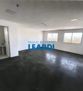 Ponto Comercial à venda, 45m² no Vila Hamburguesa, São Paulo