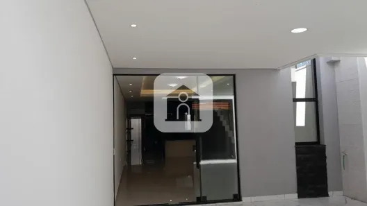 Sobrado com 3 Quartos à venda, 185m² no Dona Zulmira, Uberlândia