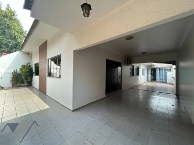 Casa com 4 Quartos para alugar, 242m² no Parque Verde, Cascavel