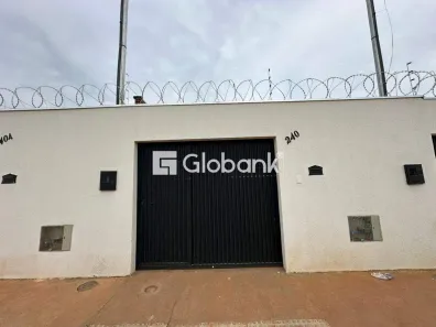 Casa com 2 Quartos para alugar, 70m² no Vila Oliveira, Montes Claros