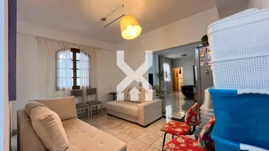 Casa com 5 Quartos à venda, 395m² no Buritis, Belo Horizonte