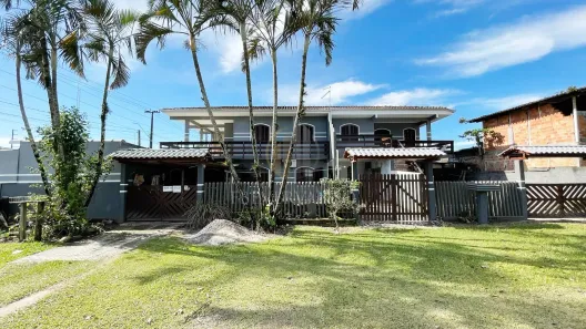 Sobrado com 3 Quartos à venda, 200m² no Guaratuba, Guaratuba
