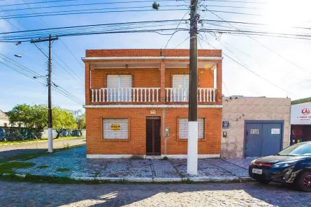 Casa com 5 Quartos para alugar, 231m² no Centro, Pelotas