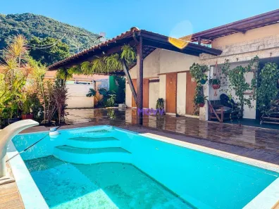 Casa com 4 Quartos à venda, 146m² no Piratininga, Niterói