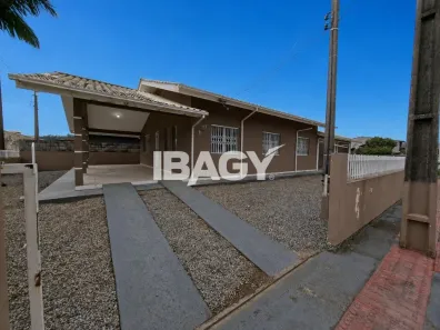 Casa com 3 Quartos para alugar, 166m² no Praia de Fora, Palhoça