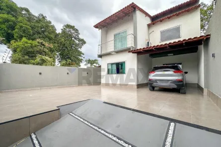 Casa com 3 Quartos para alugar, 260m² no Flores, Manaus