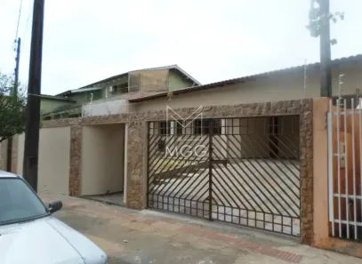 Casa com 3 Quartos à venda, 186m² no Alpes, Londrina