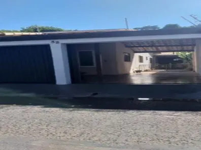 Casa com 3 Quartos à venda, 200m² no Lagoinha, Uberlândia