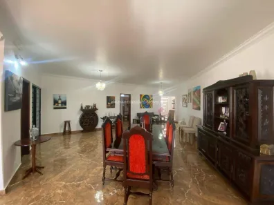Casa com 3 Quartos à venda, 303m² no Centro, Uberaba
