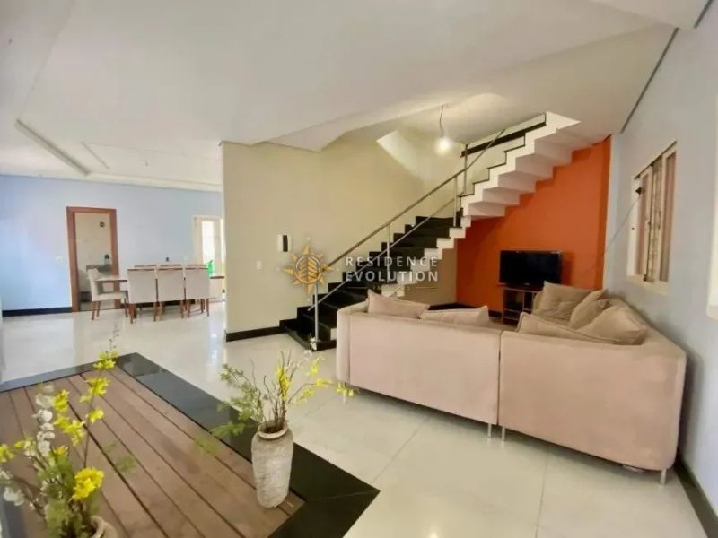 Casa com 3 quartos — Planalto, Belo Horizonte