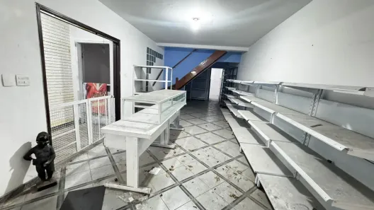 Sobrado com 6 Quartos para alugar, 200m² no Cidade São Francisco, São Paulo