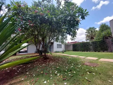 Imóvel Comercial com 3 Quartos para alugar, 627m² no Cidade Jardim, Uberlândia