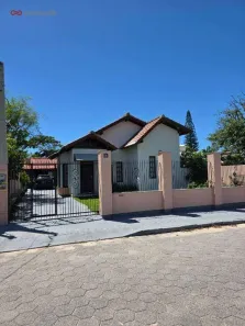 Casa de Condomínio com 4 Quartos à venda, 170m² no Campeche, Florianópolis