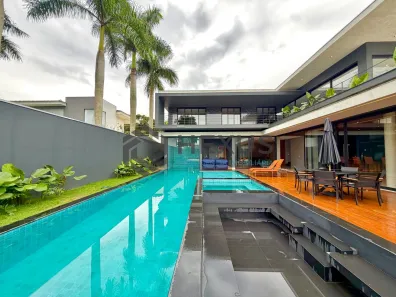 Casa com 5 Quartos à venda, 600m² no Jardim Acapulco, Guarujá