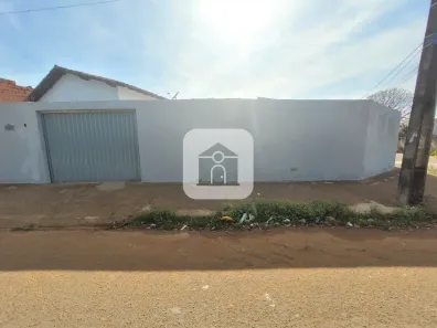 Casa com 2 Quartos para alugar, 50m² no Jardim Canaã, Uberlândia