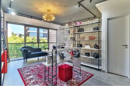 Sala Comercial à venda, 33m² no Tristeza, Porto Alegre