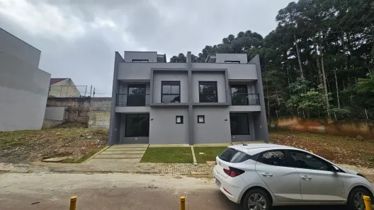 Sobrado com 3 Quartos à venda, 130m² no Santa Cândida, Curitiba