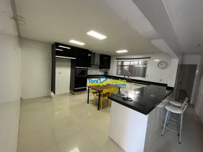 Casa com 3 Quartos para alugar, 176m² no Santa Terezinha, Santo André