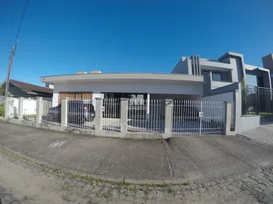 Imóvel Comercial com 4 Quartos para alugar, 236m² no Jardim Maluche, Brusque