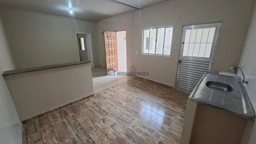 Casa com 2 Quartos para alugar, 90m² no Vila Babilônia, São Paulo