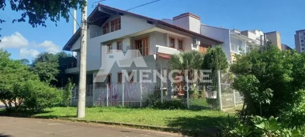 Casa com 3 Quartos à venda, 360m² no Jardim Itu, Porto Alegre