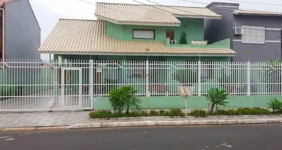 Casa de Condomínio com 3 Quartos à venda, 230m² no Igara, Canoas