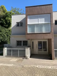 Casa com 3 Quartos para alugar, 272m² no Praia de Belas, Porto Alegre