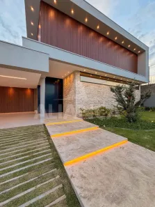 Casa com 3 Quartos à venda, 270m² no Jardim Sul, Uberlândia