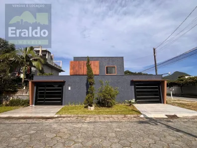 Sobrado com 4 Quartos à venda, 155m² no Centro, Matinhos
