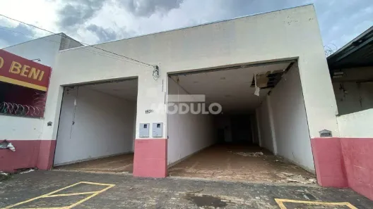 Ponto Comercial para alugar, 250m² no Loteamento Residencial Pequis, Uberlândia